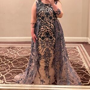 Elegant Midnight Blue and Cream Lace Long Sleeve Dress